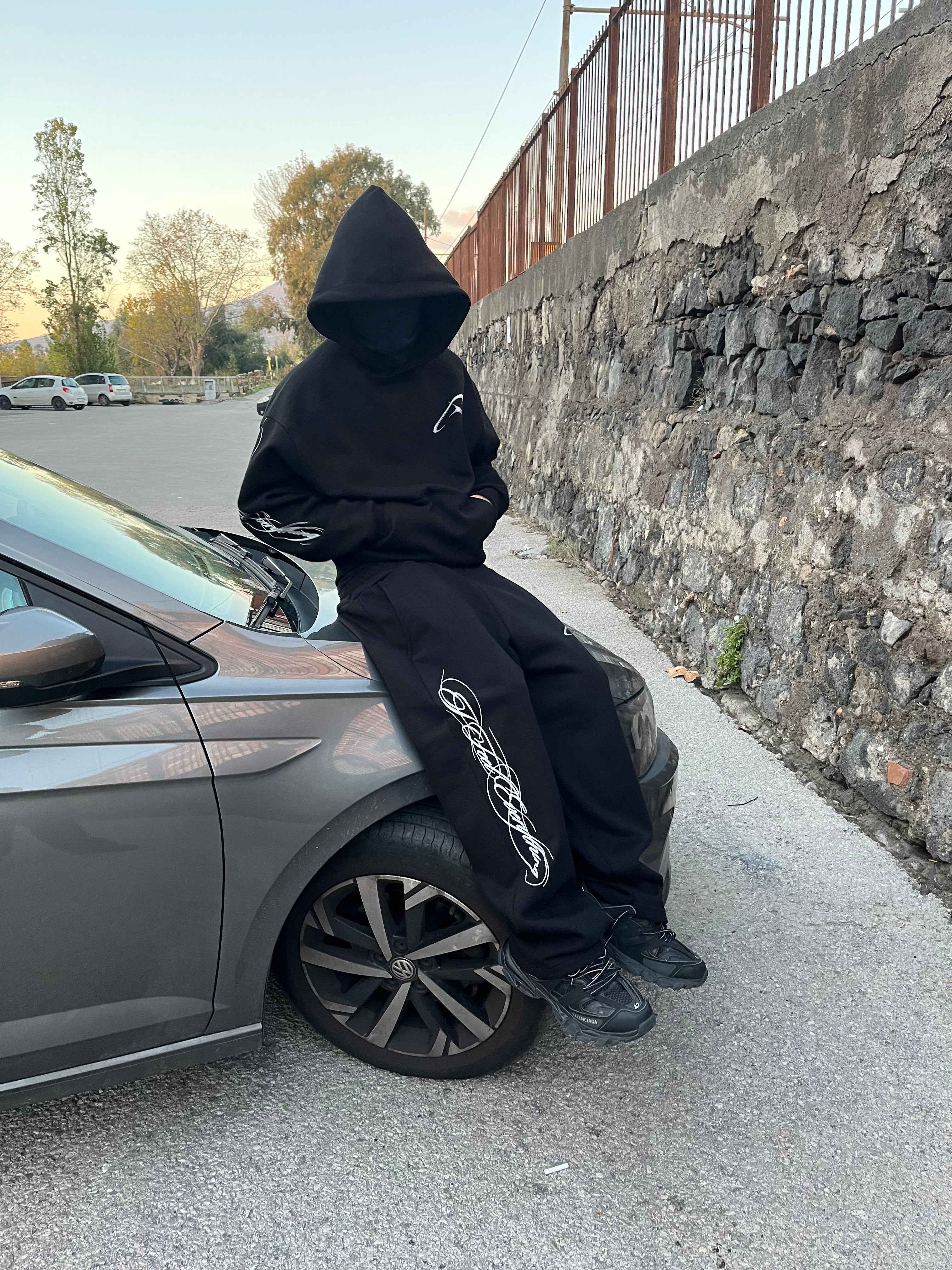 TRACKSUIT I FEEL EVERYTHING