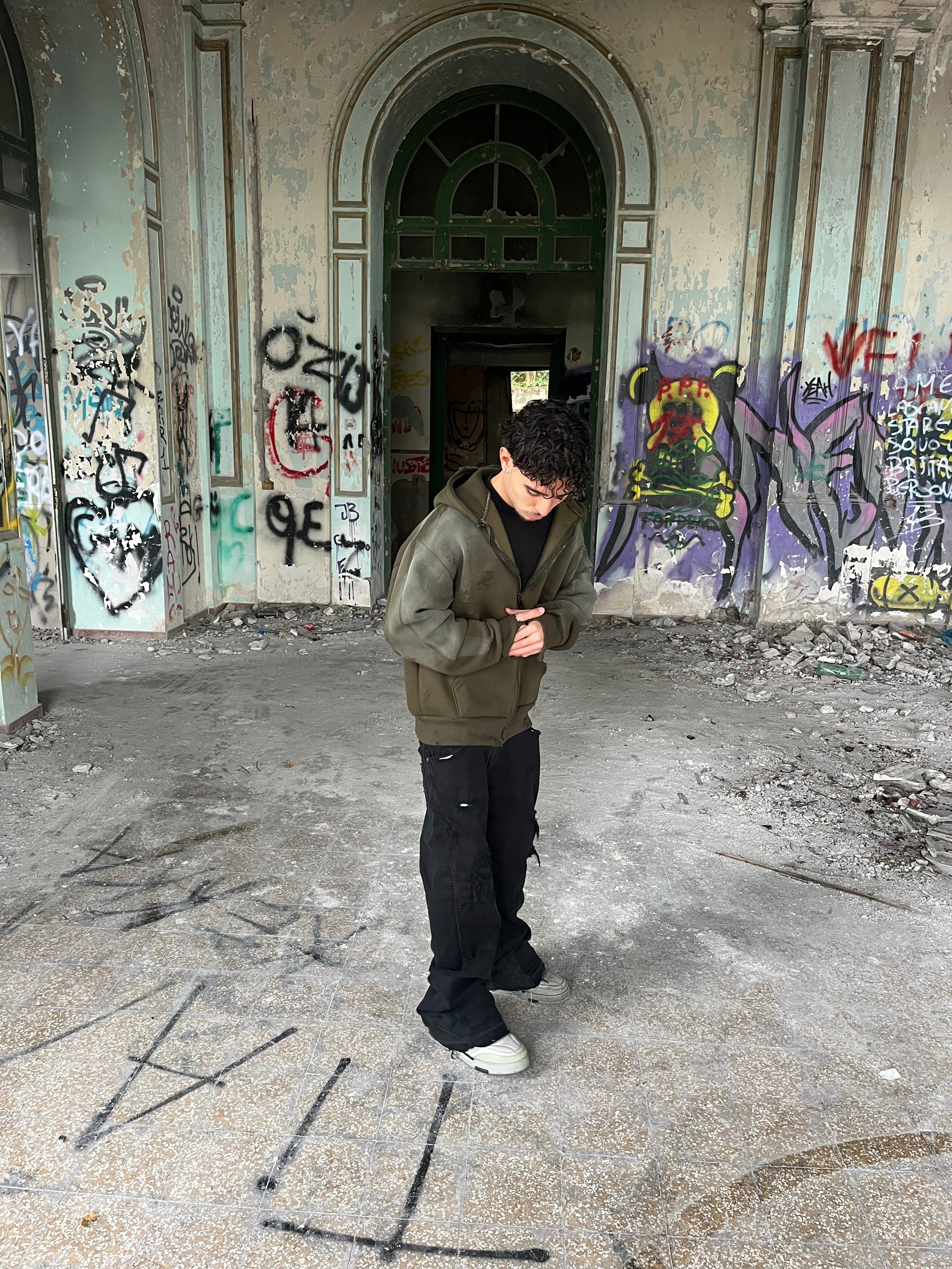 BOOTCUT BLACK DISTRESSED