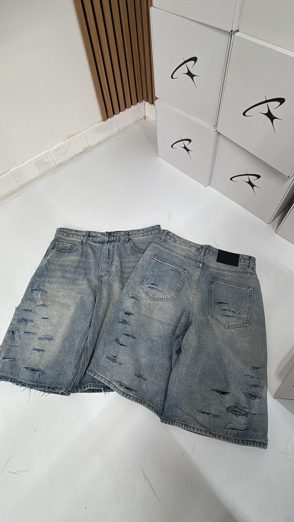JORTS LIGHT DISTRESSED