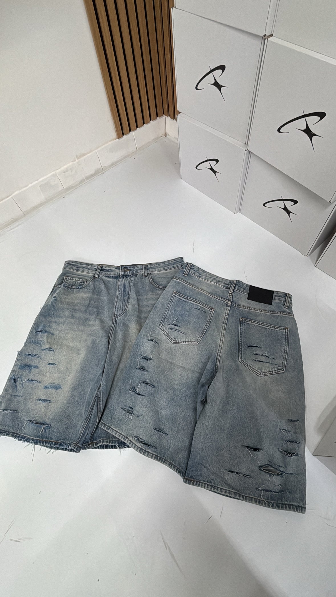 JORTS LIGHT DISTRESSED