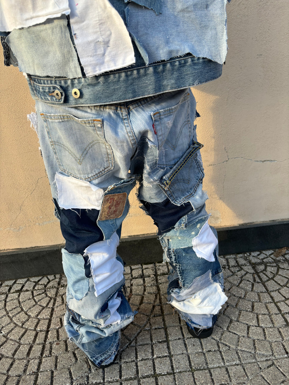 JEANS ASSEMBLY