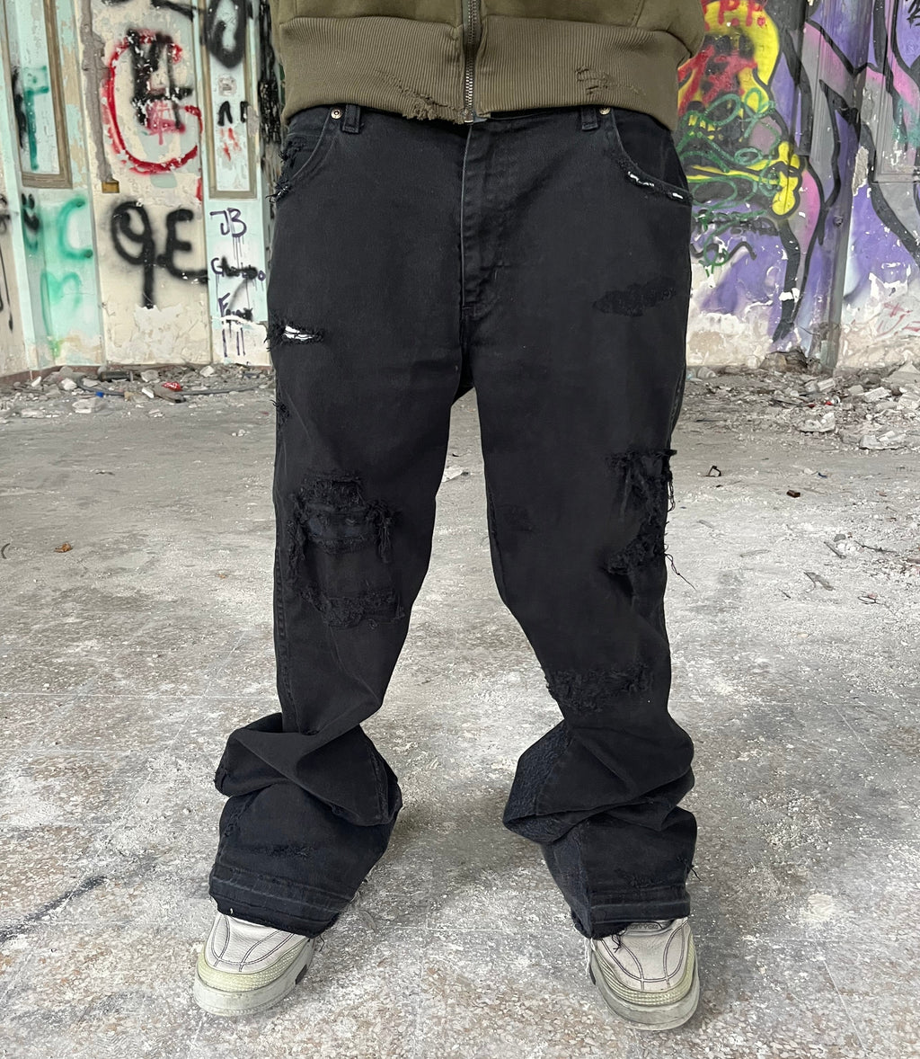 BOOTCUT BLACK DISTRESSED