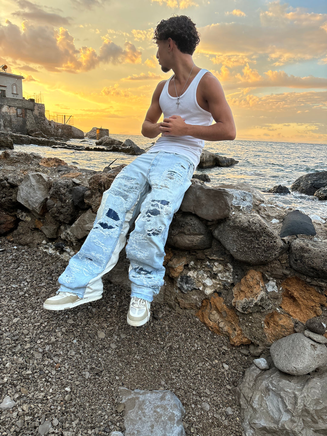 DENIM DESTROYED LIGHT BLUE